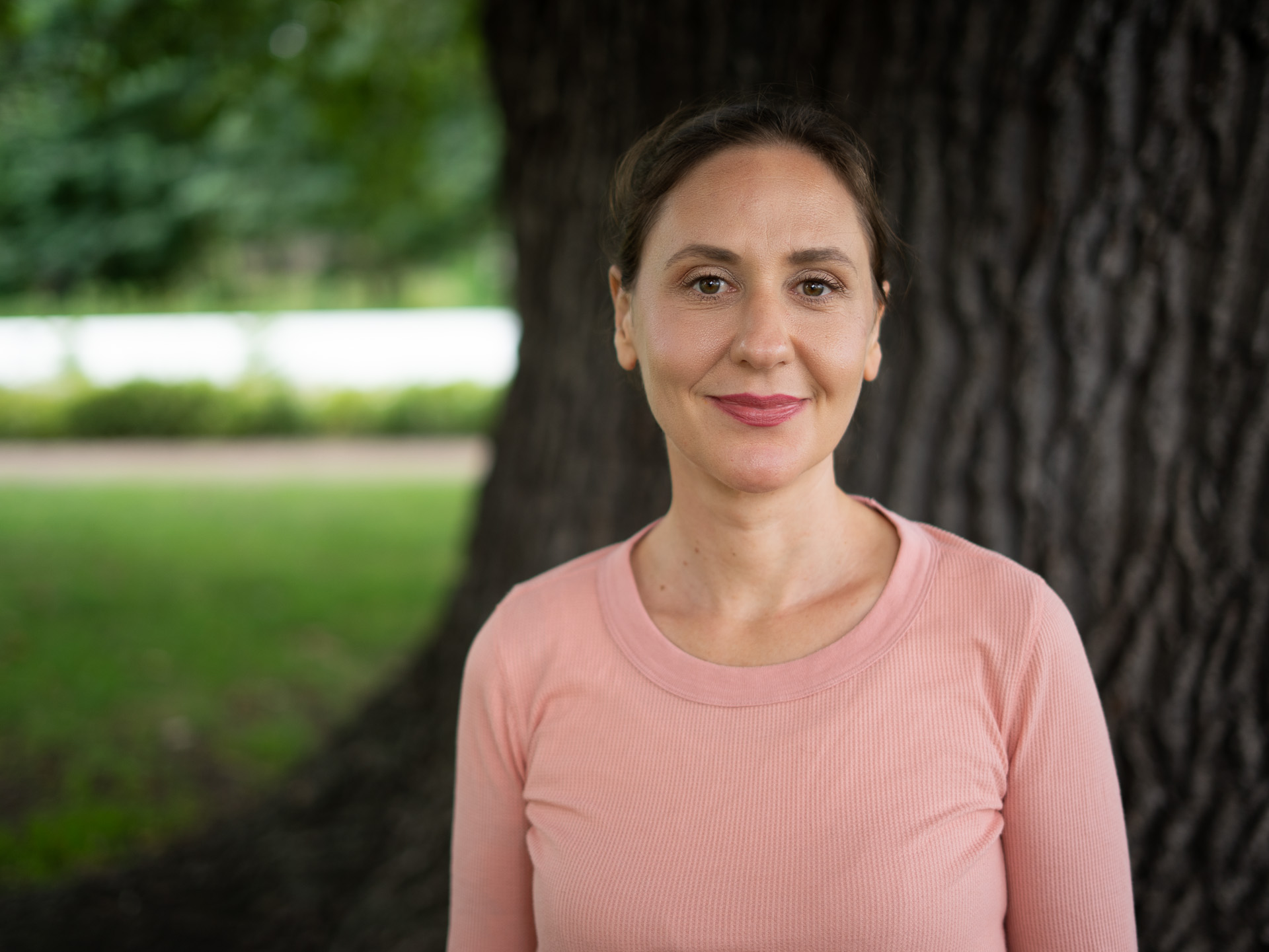 tamara vor der eiche